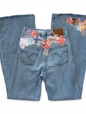 Levi's Light Blue Denim Wide Leg Jeans with Multicolor Floral Patchwork Size 24